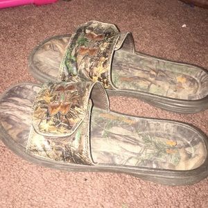 Camo slides